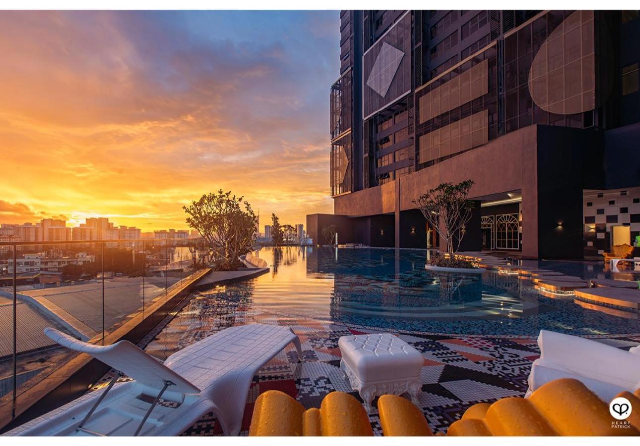Arte Cheras By Xuites-5 Pax-free Netflix-infinity Pool Pangsapuri Kuala Lumpur